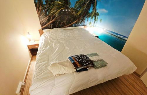 Winterberg Appartement 6 Pers aan Skilift grootste Skigebied nabij Bikepark Unieke locatie met zeer rustige tuin in het bos en het gezellige centrum leuke cafes restaurants en gratis zwembad sauna relax speelruimte parkeerplaats naast Der Brabander - Foto 2