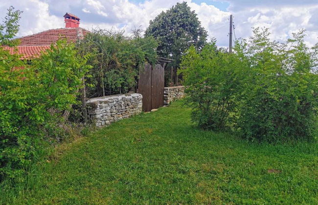 Cozy 1 Bed Cottage in Ognen, Near Karnobat, Burgas - Photo 34