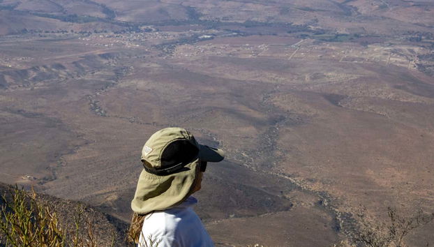 Observando los paisajes desde el cerro Tamaya