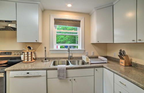 Lakefront Alton Bay Retreat with Dock Near Beaches! - Foto 7