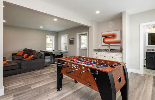 Walkable Downtown 5BR - Hot Tub and Resort Access - Foto 24