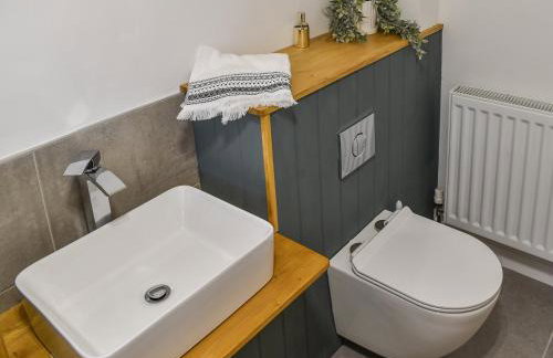 Railway Cottage - Photo 18