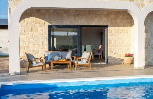 Villa Roza s privatnim grijanim bazenom i jacuzzijem - Foto 30