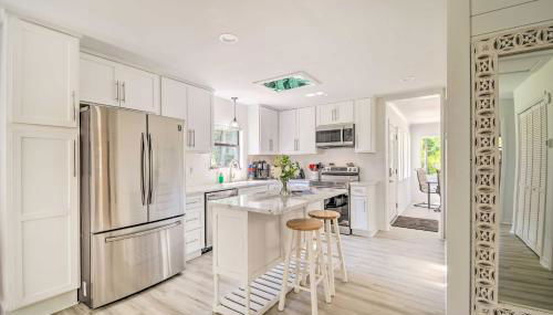 Riverside New Magnolia Springs Home with Dock, Beach - Foto 5