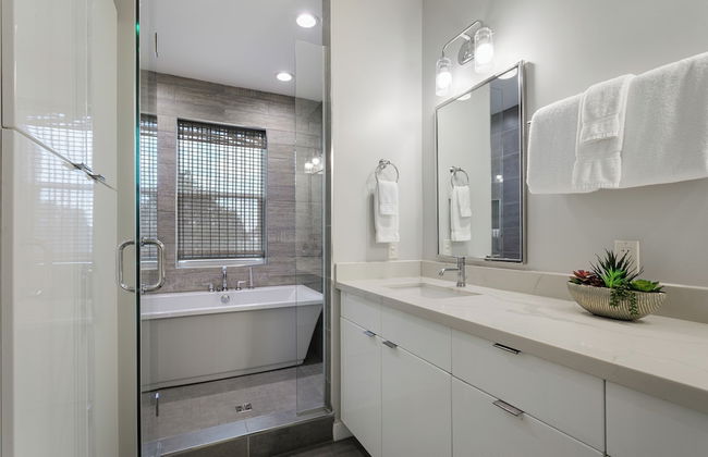 New Townhouse with 2 Balconies - Foto 21