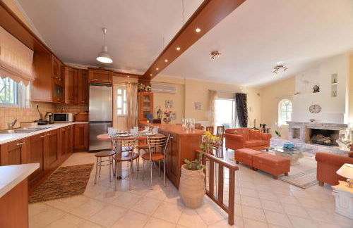 Domelia's Luxury Apartments near Airport & beach - Foto 8