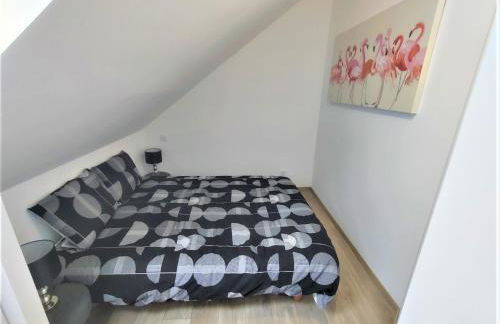 YUCA - appartement COSY 2 chambres intimes Hyper centre d'ERNEE - Foto 15