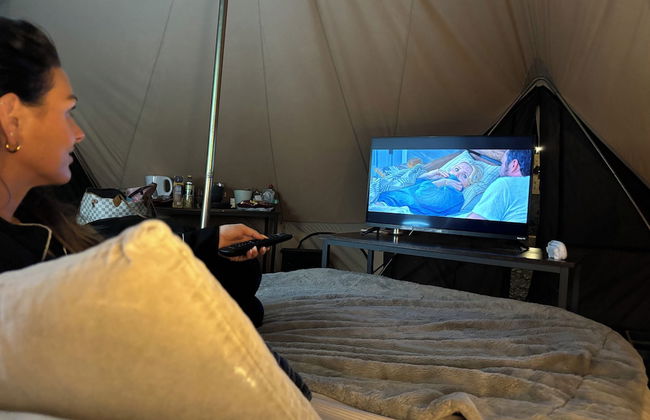 Cozy Winter Hot Tent With Log Burner, Tv & Hot tub - Foto 4