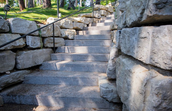 Eureka Springs Treehouses, Hobbit Caves & Castles - Photo 21