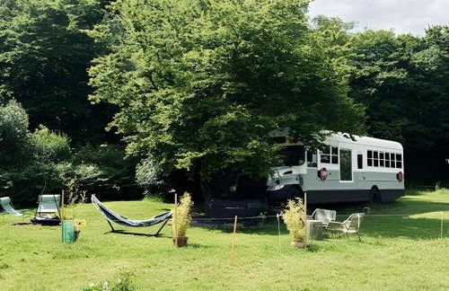 American School Bus Retreat with Hot Tub in Sussex Meadow - Foto 2