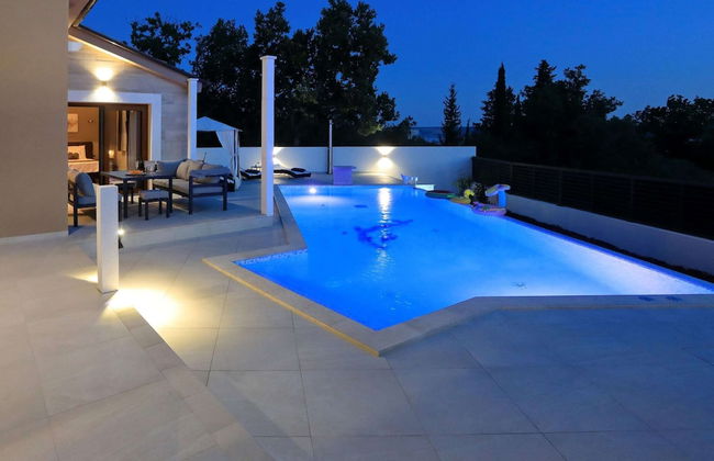 Villa in Starigrad With Heated Pool - Foto 24