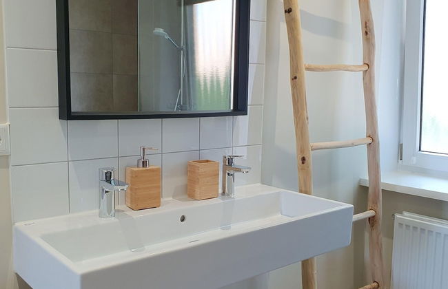 Nice Holiday Home With Terrace - Photo 14