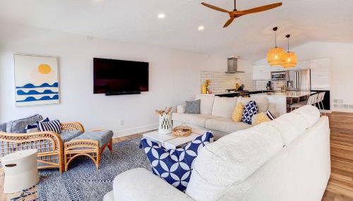 East Jordan Vacation Rental on Lake Charlevoix! - Foto 4