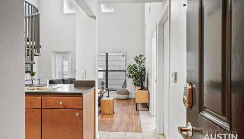 Spiral Stairs to Loft Bedroom Balcony with Shade - Foto 5