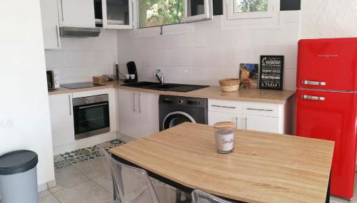 Escapade Parfaite Terrasse ensoleillée Piscine & Parking - Foto 3