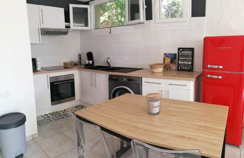 Escapade Parfaite Terrasse ensoleillée Piscine & Parking - Foto 3