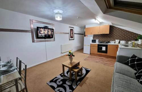 *F1*5GH* Setup for your most relaxed & amazing stay + Free Parking + Free Fast WiFi * - Foto 49