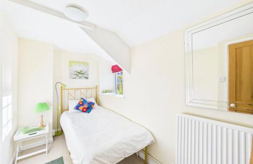 North Cornwall 2-Bed Detached Period Cottage With Parking - Foto 3