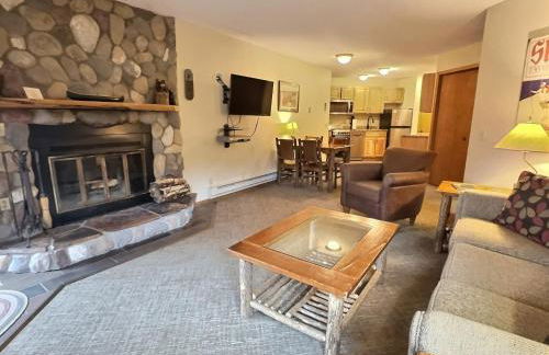 Cozy 1 bed end unit ski in ski out condo - Foto 19