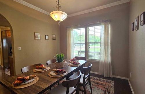 4 bedroom pet friendly grill under 5 min to airport and Choctaw Casino - Foto 32