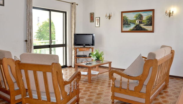 Spacious Holiday Home in Vilamoura With Private Pool - Foto 2, Sala de estar
