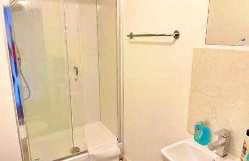 Newbuild - 3 bedrooms, 2 baths,5 mins from airport - Foto 12