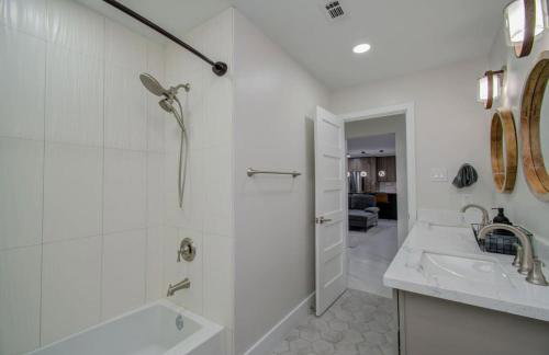 Central Convenience x Modern Luxury - Heart of Houston - Foto 19