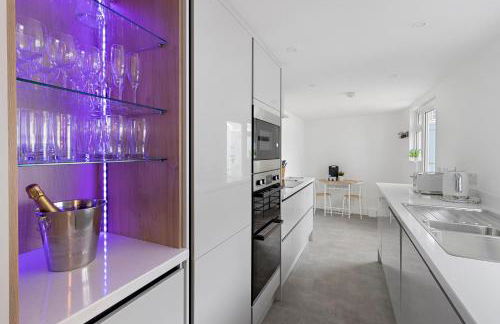 9 Riverside - Photo 10