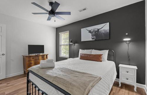 Grandma's Farm on 6 acres with Lighted Barn and River Access - Foto 27