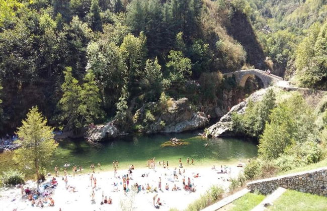 Sunlit Villa in Banne - Photo 39