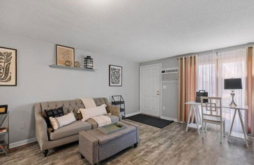 Stylish 1st Flr 1Bed Condo-Close to Downtown Dover - Photo 1