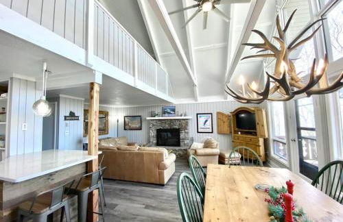 Cozy Charming Ski Chalet Sleeps 11 - Foto 7