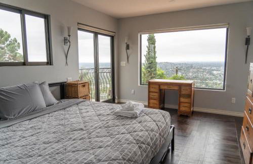 Stunning Home & Spectacular View - Photo 4