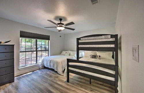 Luxe Lakehouse with Sunset Views on Lake Palestine! - Foto 25