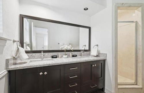 Spacious 4-BR Home Near Allen Outlets & Dining - Foto 7