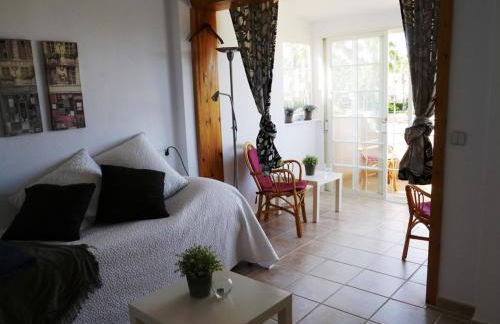 Preciosa casa con terraza y piscina R64 by Novadesta - Photo 11