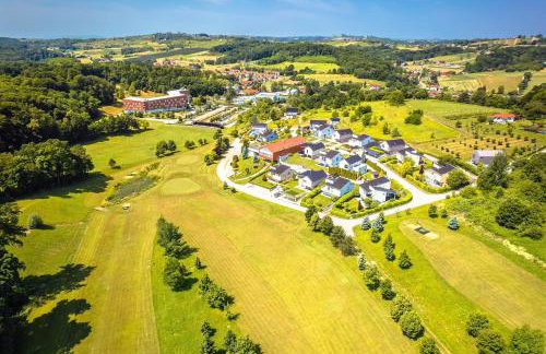 Timber Cottage With Pool - Happy Rentals - Foto 40