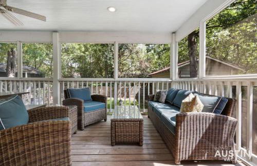 Sizable Screened in Porch w Luxury Kitchen and Bath - Foto 17