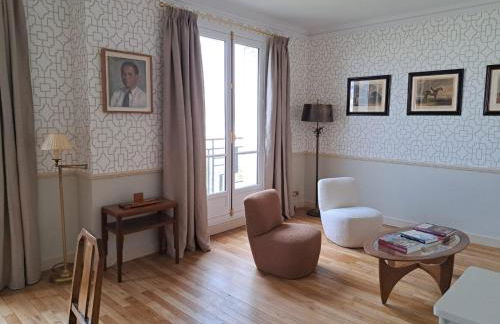 Bright & elegant appartment with view over Invalides, near St Germain des Prés - Foto 3