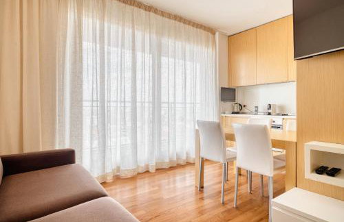 Giax Tower Residences - Pool, Spa & Gym - Multiple Apartments for Families & Groups - 15 Min from Duomo - Foto 47