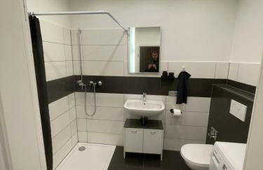 Modernes 2-room Apartment mit Terrasse - Foto 6