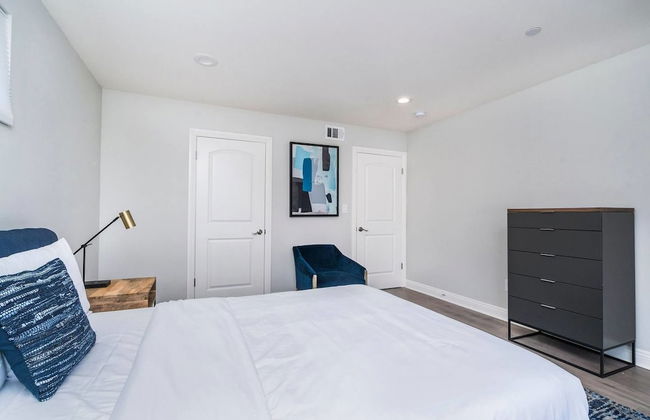 Brand NEW Luxury Modern 3bdr Townhome In Silver Lake - Photo 8