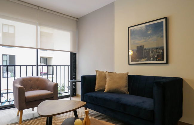 w Sensational 2BR w Balcony in Miraflores - Photo 1