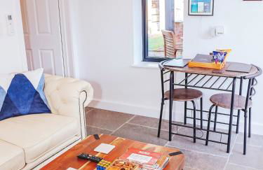 Cottage with Hot Tub - near Cheltenham and Tewkesbury - Photo 23