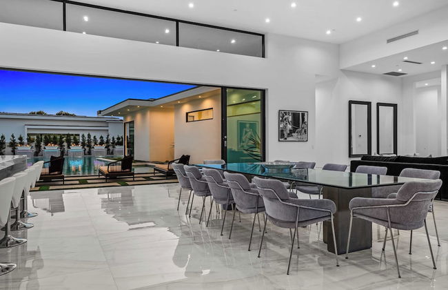 Exclusive Indio Villa Pool, Hot Tub, Putting Green Sleeps 18 Bravo #6 - Foto 14