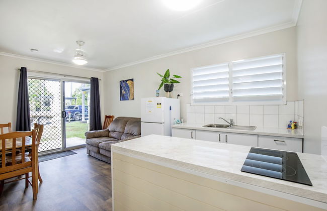 Bush Village Holiday Cabins - Photo 43