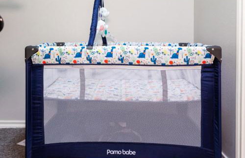 Cozy & Modern 5BR Smart Home with Yard and BBQ - Foto 36