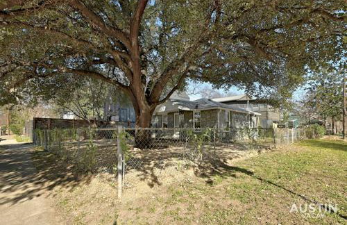 Walk to E. Austin Hotspots 2BR 1BA w Parking Dog-Friendly By Austin Vacay - Foto 7