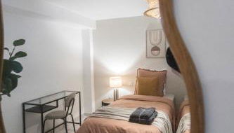 Loft Station Parking Video Projector near Tours - Photo 2