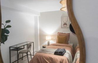 Loft Station Parking Video Projector near Tours - Photo 2